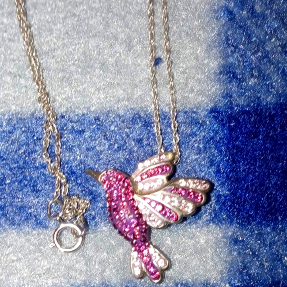 Hummingbird necklace with pink sapphire and diamonds white gold